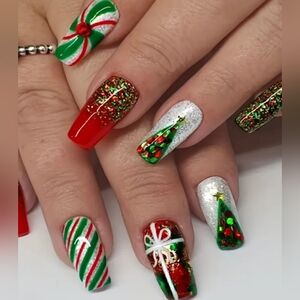Press on Christmas Theme Nails
